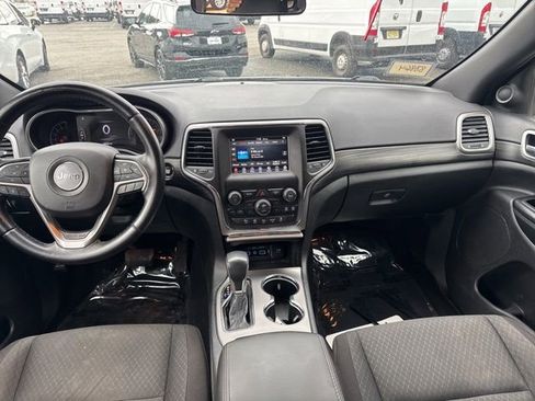 Used 2021 Jeep Grand Cherokee Laredo image 11