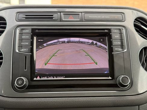 Used 2018 Volkswagen Tiguan Limited image 34