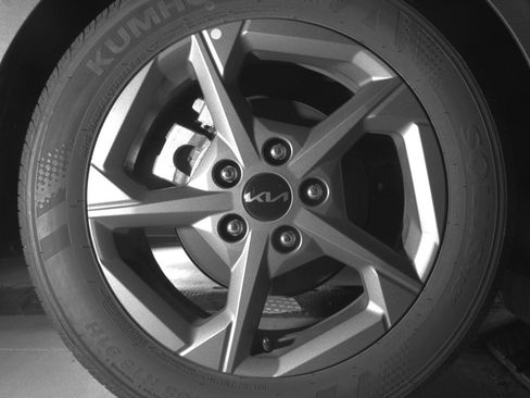 Used 2025 Kia K4 LXS image 15