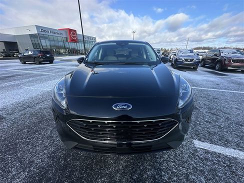 Used 2022 Ford Escape SE w/ SE Sport Appearance Package image 25