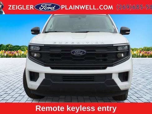 Used 2025 Ford Expedition Max Active AWD/4WD image 8