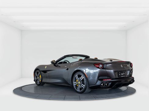Certified 2019 Ferrari Portofino image 3