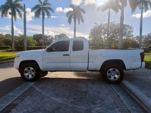 Used 2019 Toyota Tacoma SR RWD image 4