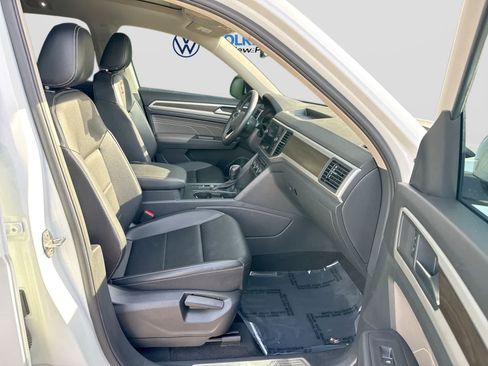 Used 2021 Volkswagen Atlas SE w/ Panoramic Sunroof Package FWD image 28