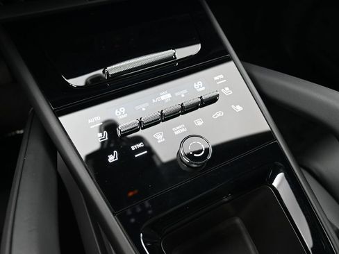 Certified 2026 Porsche Cayenne E-Hybrid AWD/4WD image 20