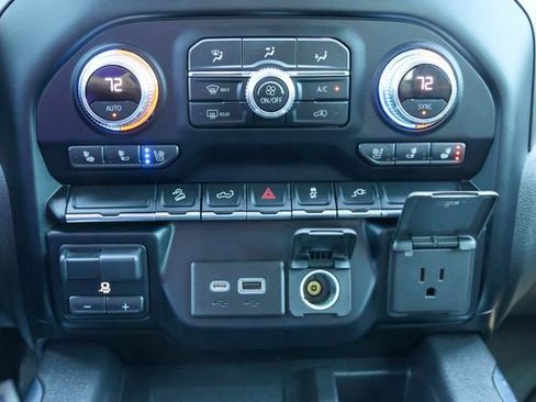 Used 2021 GMC Sierra 1500 AT4 w/ AT4 Preferred Package AWD/4WD image 5