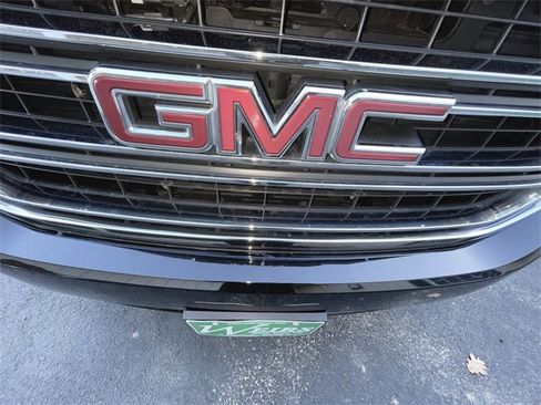 Used 2018 GMC Yukon XL SLT image 31