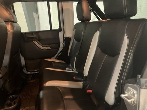 Used 2018 Jeep Wrangler Unlimited Sport S image 20