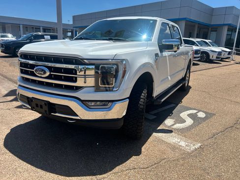 Used 2021 Ford F150 Lariat w/ Equipment Group 502A High AWD/4WD image 4