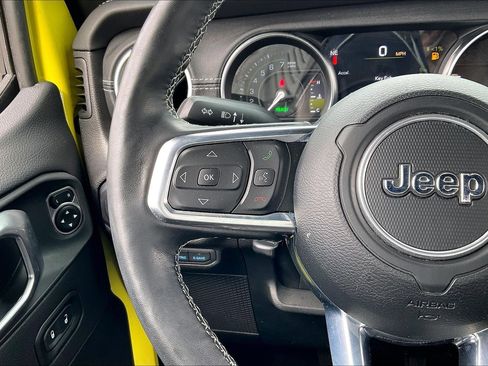 Used 2022 Jeep Wrangler Unlimited Sahara w/ Cold Weather Group AWD/4WD image 19