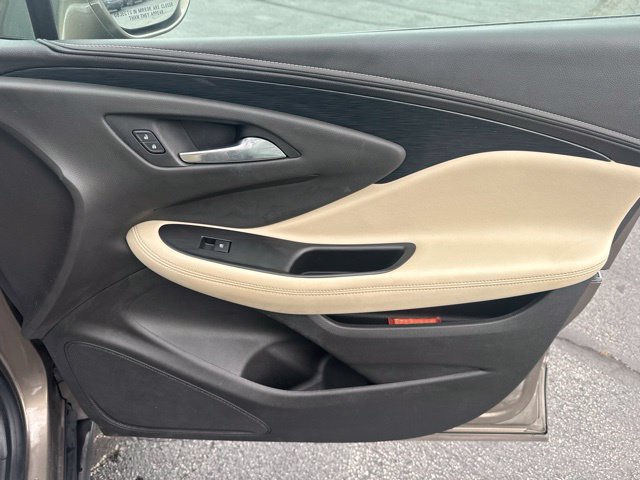 Used 2018 Buick Envision Essence FWD image 19