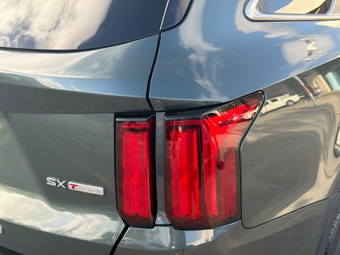 Used 2021 Kia Sorento SX Prestige image 28