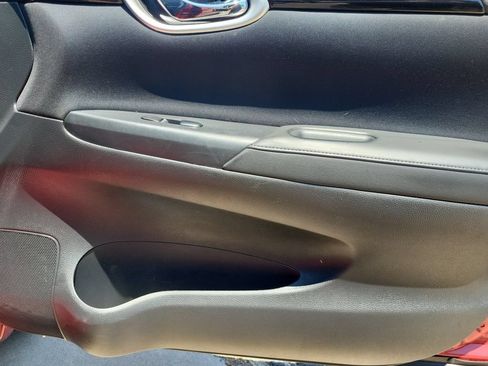 Used 2017 Nissan Sentra SV FWD image 19