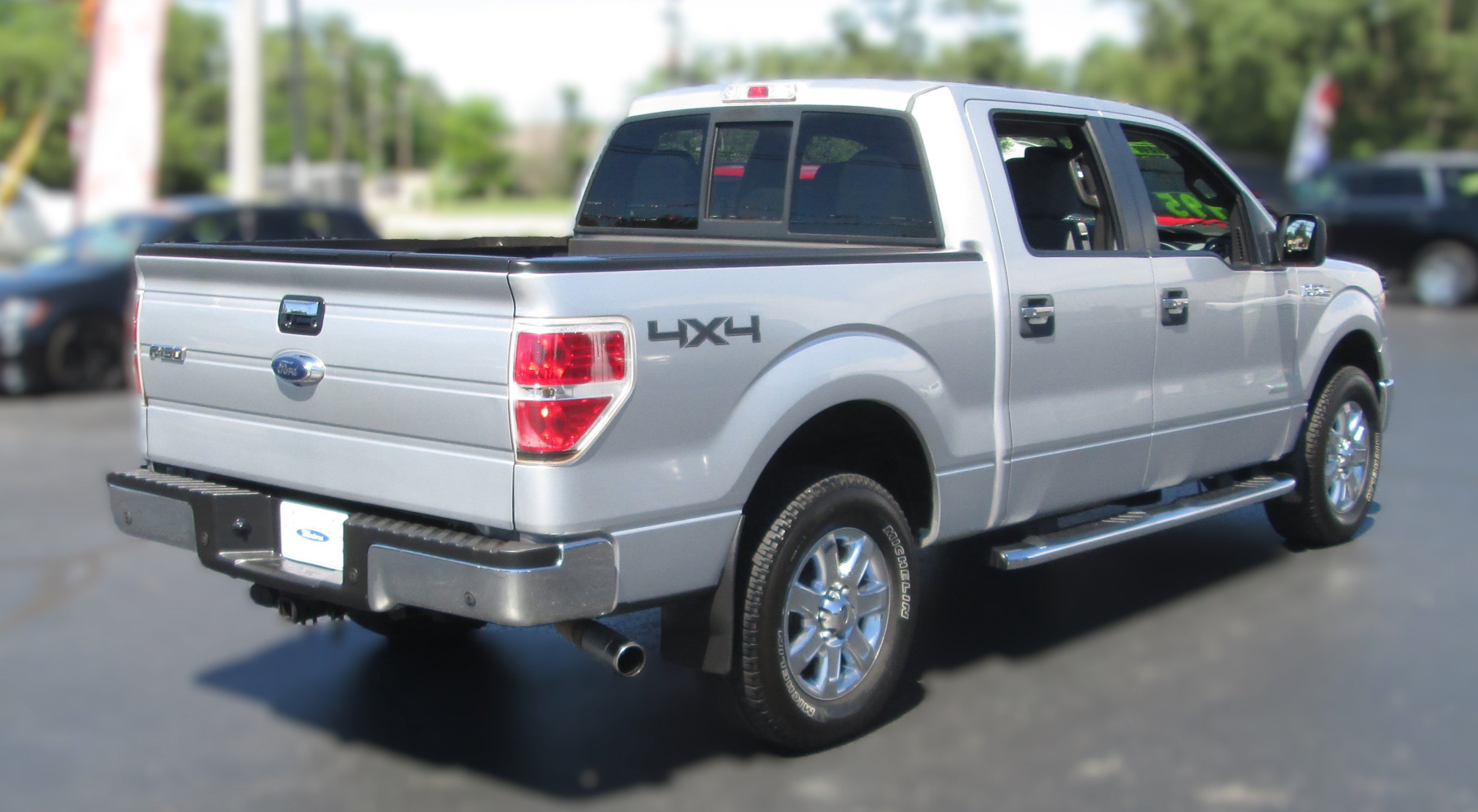Used 2013 Ford F150 XLT w/ Luxury Equipment Group AWD/4WD image 3