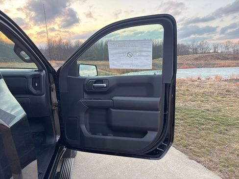 New 2026 Chevrolet Silverado 1500 W/T w/ WT Value Package AWD/4WD image 29
