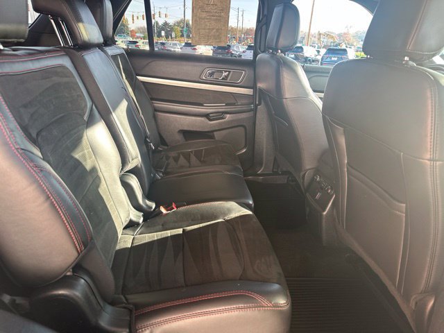 Used 2018 Ford Explorer XLT w/ XLT Appearance Package AWD/4WD image 21