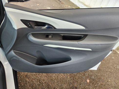Used 2019 Chevrolet Bolt LT image 16