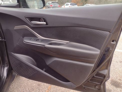 Used 2020 Toyota C-HR LE image 21