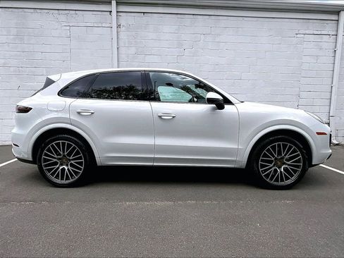 Certified 2023 Porsche Cayenne Platinum Edition AWD/4WD image 6