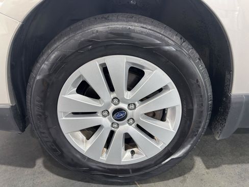 Used 2018 Subaru Outback 2.5i Premium AWD/4WD image 10