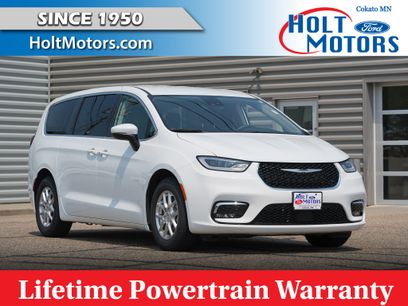 Used 2023 Chrysler Pacifica Touring-L
