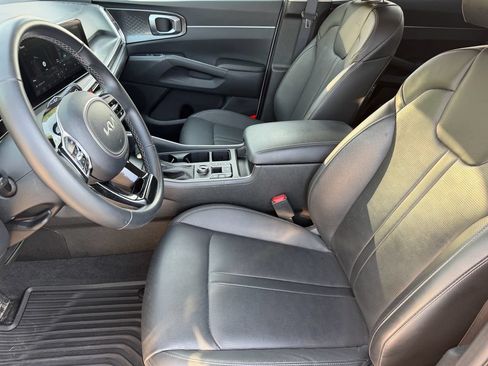 Used 2024 Kia Sorento S AWD/4WD image 8