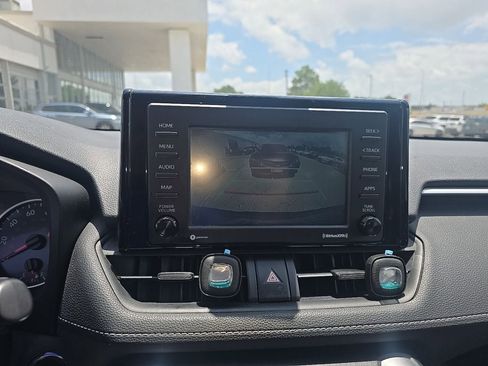 Used 2020 Toyota RAV4 XLE FWD image 11