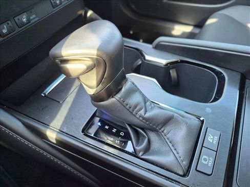 Used 2025 Lexus ES 300h w/ Premium Package FWD image 13