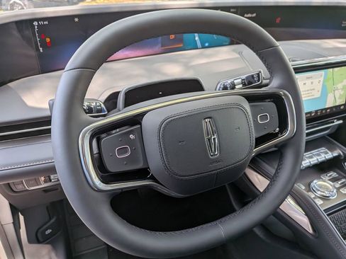 New 2026 Lincoln Nautilus Premier AWD/4WD image 14