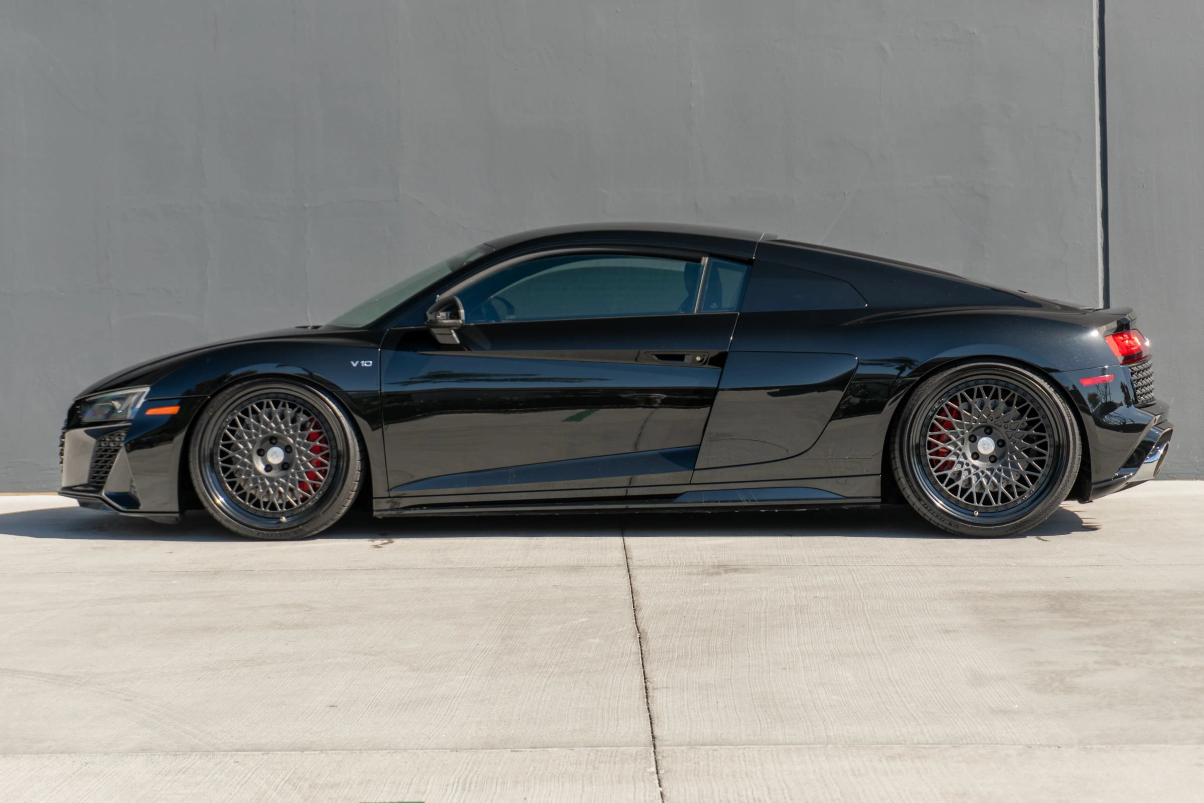 Used 2021 Audi R8 V10 RWD image 2