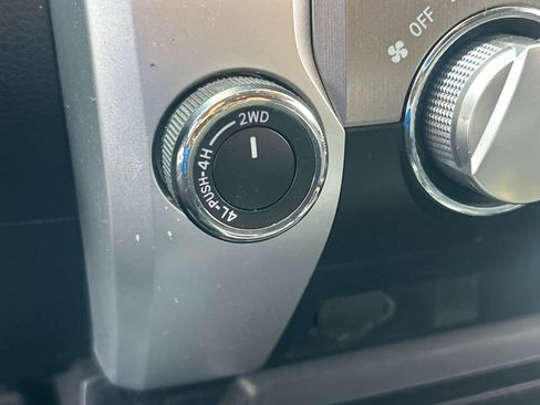 Used 2017 Toyota Tundra SR5 AWD/4WD image 13