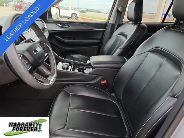 Used 2024 Jeep Grand Cherokee Limited RWD image 16