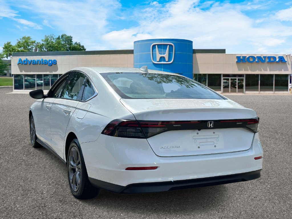 Used 2023 Honda Accord EX image 5
