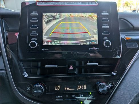 Used 2024 Toyota Camry SE image 13