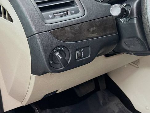 Used 2018 Dodge Grand Caravan SE w/ UConnect Hands-Free Group FWD image 10