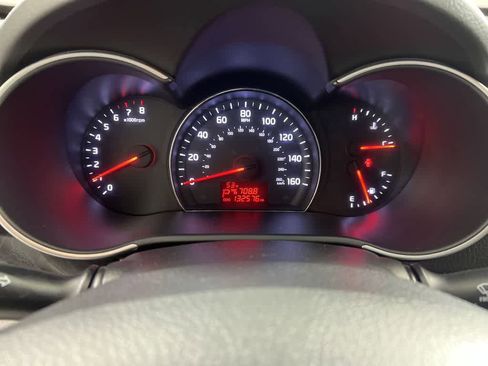 Used 2014 Kia Sorento LX image 12