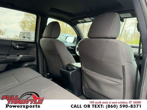 Used 2016 Toyota Tacoma TRD Off-Road w/ Premium & Technology Package AWD/4WD image 16