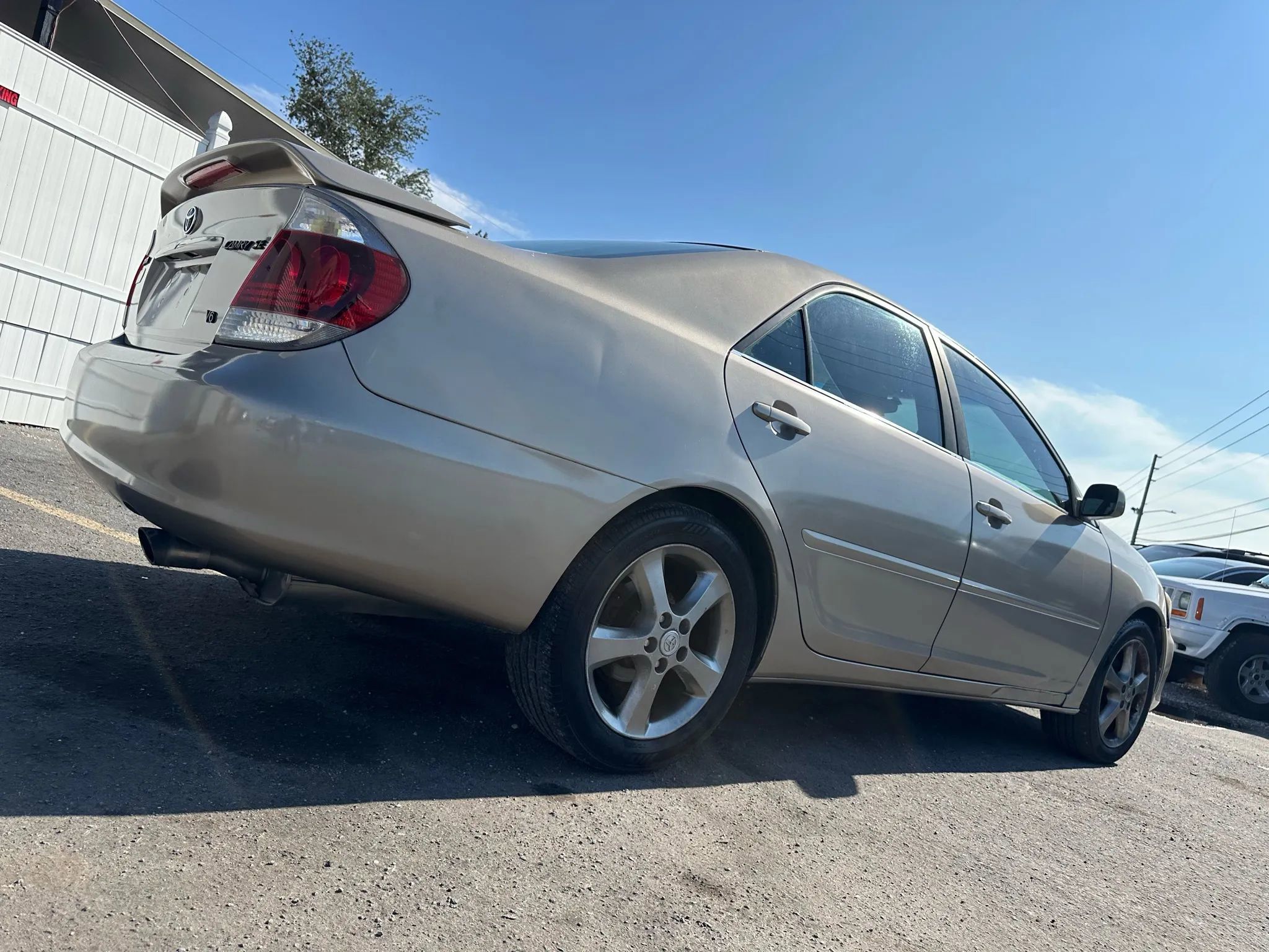 Used 2006 Toyota Camry SE FWD image 3