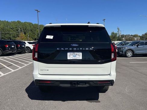 New 2025 Ford Expedition Active image 4