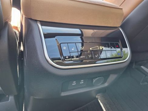 Certified 2026 INFINITI QX80 Luxe w/ Cargo Package AWD/4WD image 17