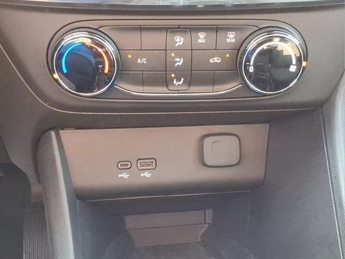 Used 2024 Buick Encore GX Preferred FWD image 20