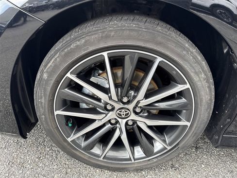 Used 2024 Toyota Camry XLE w/ Navigation Package image 11