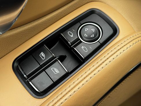 Used 2015 Porsche 911 Carrera 4 image 17