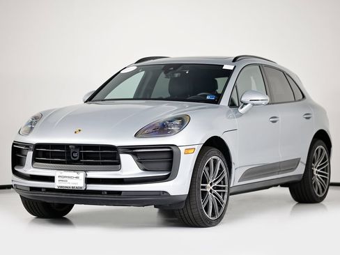 Certified 2026 Porsche Macan AWD/4WD image 1
