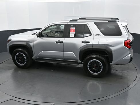 Used 2025 Toyota 4Runner TRD Off-Road Premium AWD/4WD image 30
