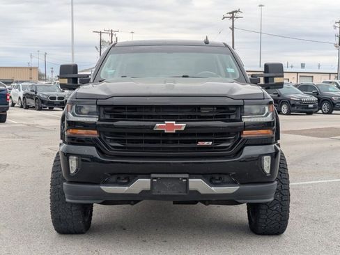 Used 2018 Chevrolet Silverado 1500 LT w/ Texas Edition image 2