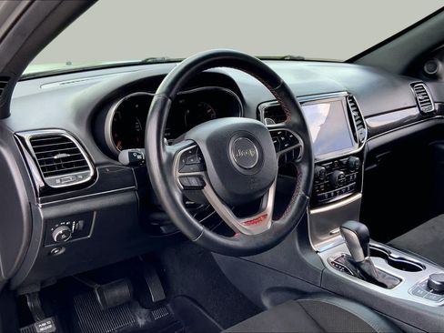Used 2019 Jeep Grand Cherokee Trailhawk AWD/4WD image 17