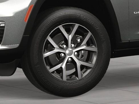 New 2025 Jeep Grand Cherokee L Limited w/ Trailer Tow Package image 9