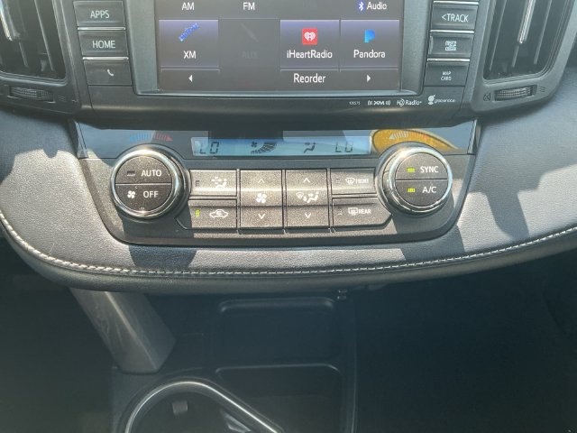 Used 2017 Toyota RAV4 XLE w/ Carpet Mat Package AWD/4WD image 18