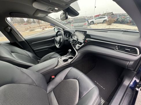 Used 2022 Toyota Camry XLE image 27